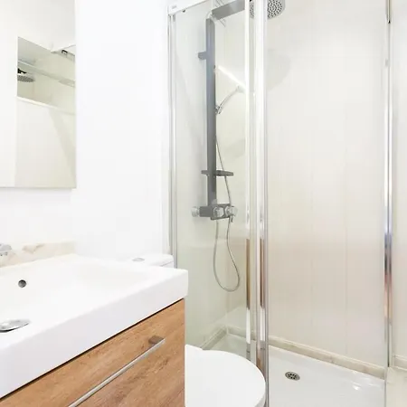 Charming Balcony Flat With Air Conditioner! Apartament *