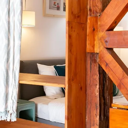 Charming Balcony Flat With Air Conditioner! Appartement