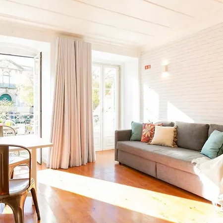 Charming Balcony Flat With Air Conditioner! Lisbon