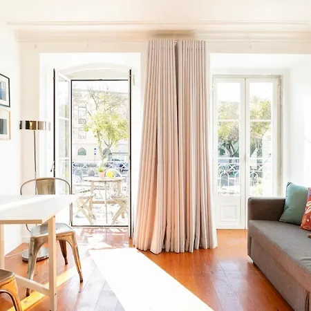 Apartment Charming Balcony Flat With Air Conditioner! Lisbon