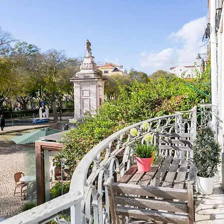 Charming Balcony Flat With Air Conditioner! דירה *